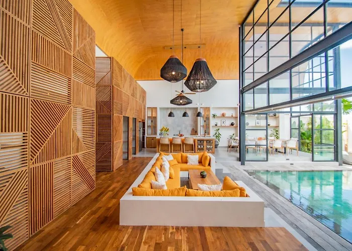 Villa Mango 2 - Amazing 4-bdr In Berawa ! Perfect Location Canggu (Bali)