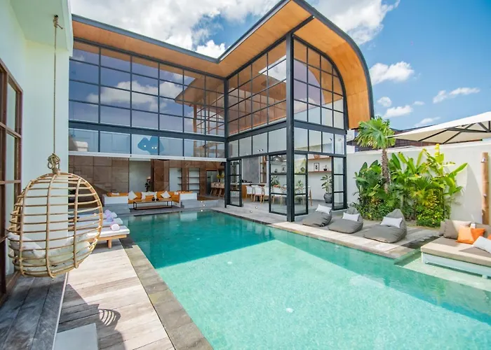 Villa Mango 2 - Amazing 4-bdr In Berawa ! Perfect Location Canggu (Bali)