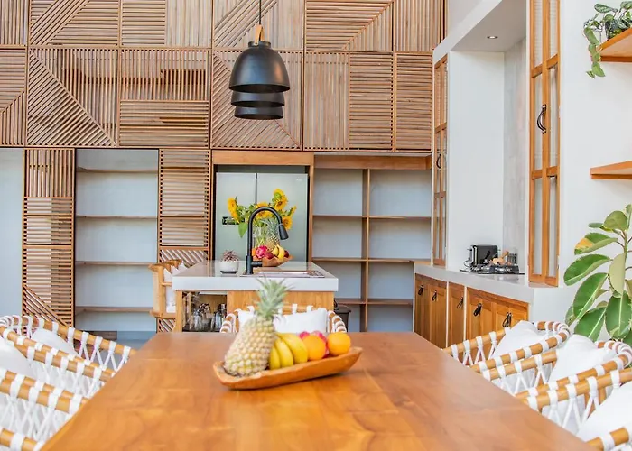 Mango 2 - Amazing 4-bdr In Berawa ! Perfect Location Villa