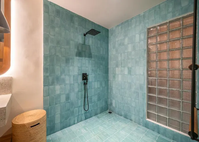 Villa Mango 2 - Amazing 4-bdr In Berawa ! Perfect Location *