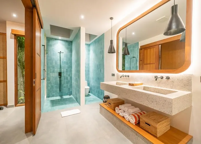 Mango 2 - Amazing 4-bdr In Berawa ! Perfect Location *