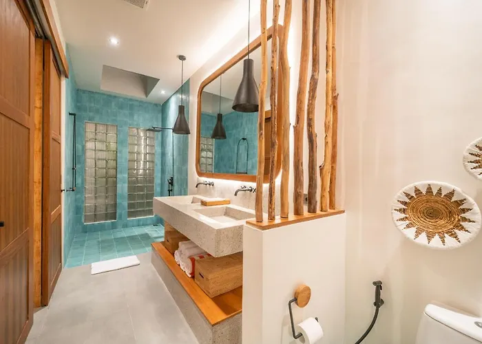 Mango 2 - Amazing 4-bdr In Berawa ! Perfect Location * Canggu (Bali)