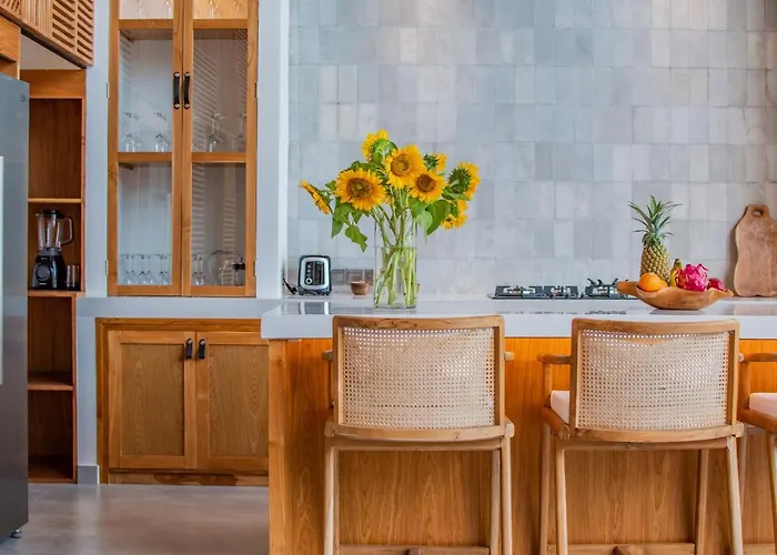 Mango 2 - Amazing 4-bdr In Berawa ! Perfect Location * Canggu (Bali)