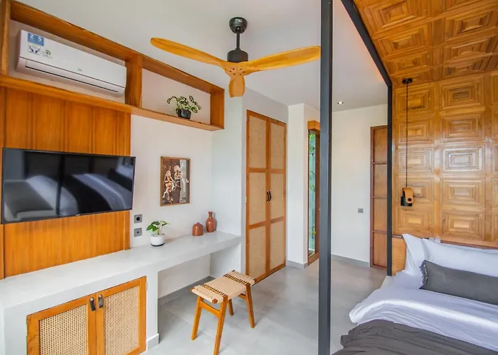 Mango 2 - Amazing 4-bdr In Berawa ! Perfect Location * Canggu (Bali)