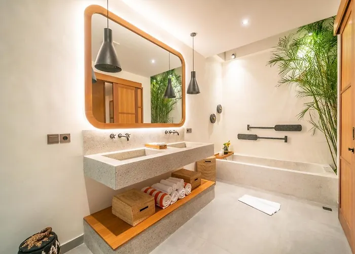 Mango 2 - Amazing 4-bdr In Berawa ! Perfect Location