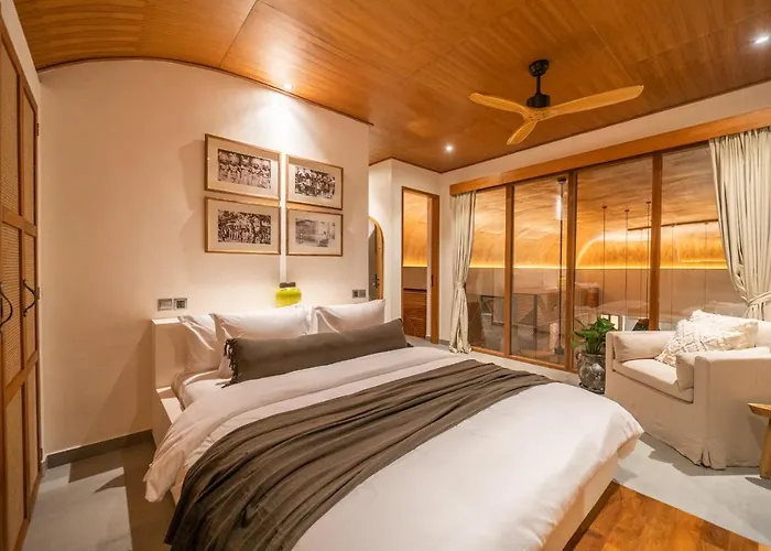 Mango 2 - Amazing 4-bdr In Berawa ! Perfect Location Canggu (Bali)