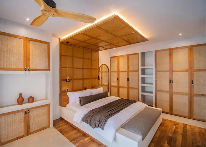 Villa Mango 2 - Amazing 4-bdr In Berawa ! Perfect Location Canggu (Bali)
