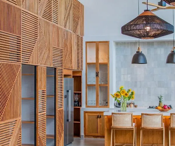Mango 2 - Amazing 4-bdr In Berawa ! Perfect Location Canggu (Bali)