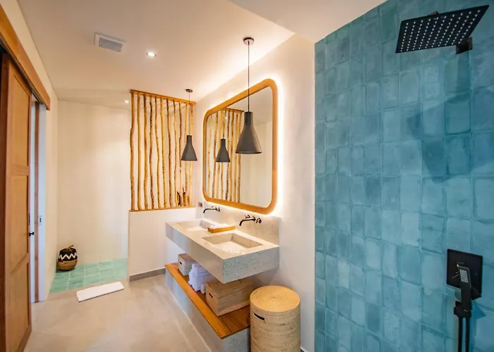 Mango 2 - Amazing 4-bdr In Berawa ! Perfect Location Canggu (Bali)