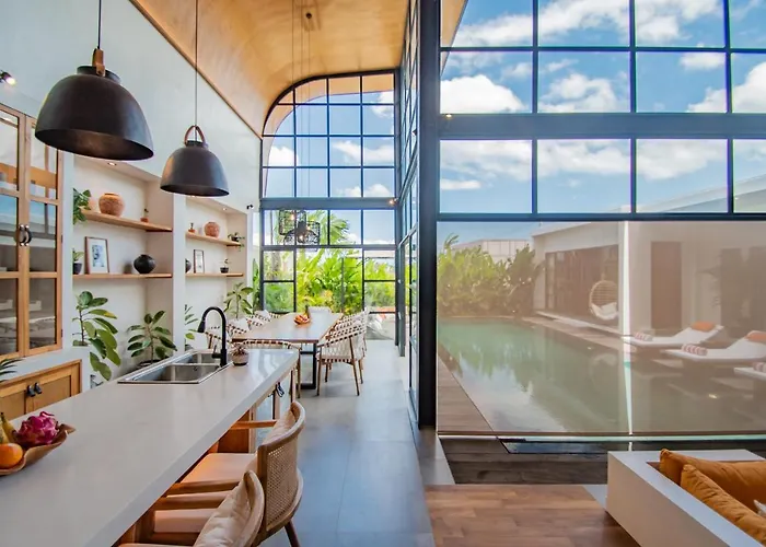 Mango 2 - Amazing 4-bdr In Berawa ! Perfect Location Villa Canggu (Bali)